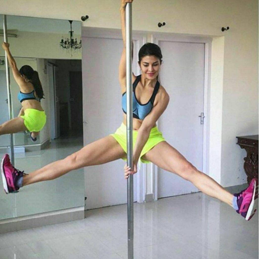 Jacqueline Fernancdez Pole Dance